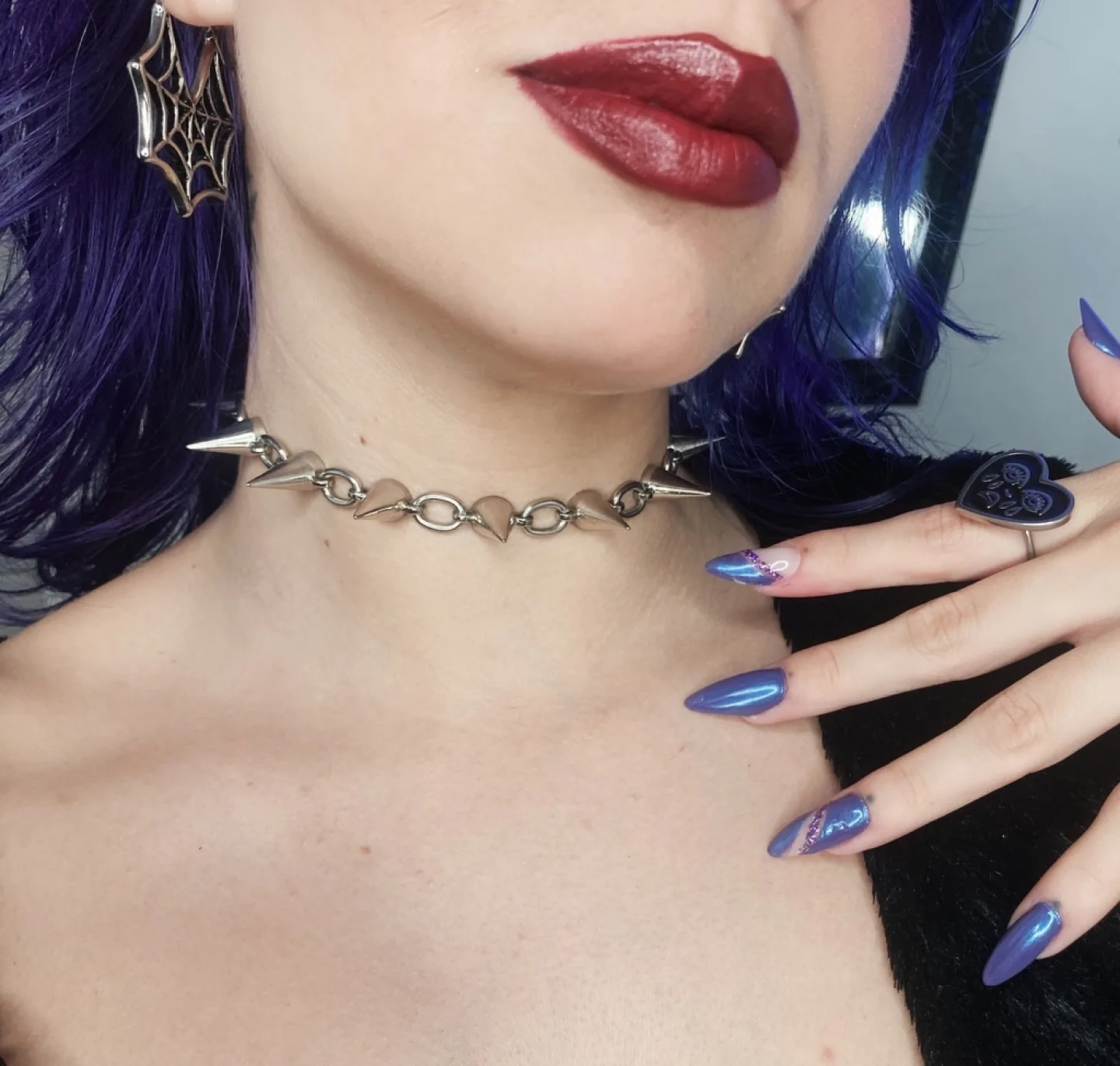 CHOKER SPIKES E ELOS - PRATEADO MEDIDA:50 CM
