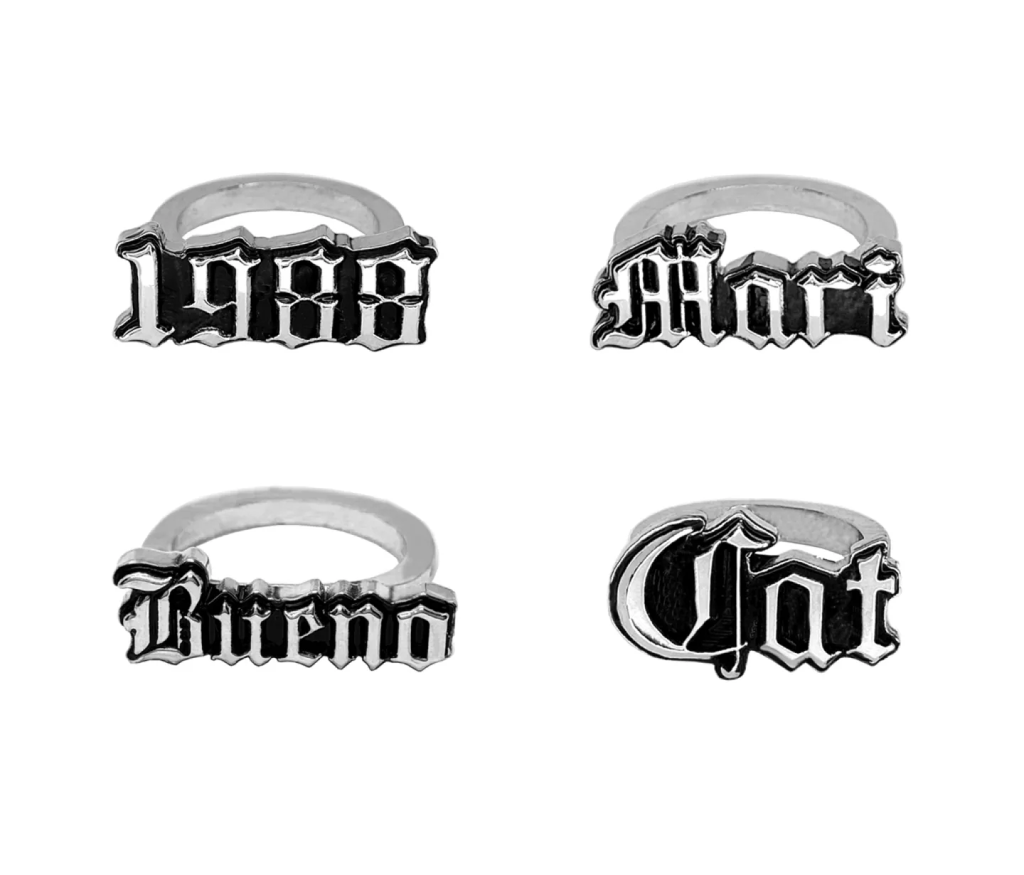 ANEL PERSONALIZADO GOTHIC LETTERING - PRATEADO Material:LIGA DE ZINCO FOLHEADO A OURO 18K;Tamanho do Anel:21 - diâmetro