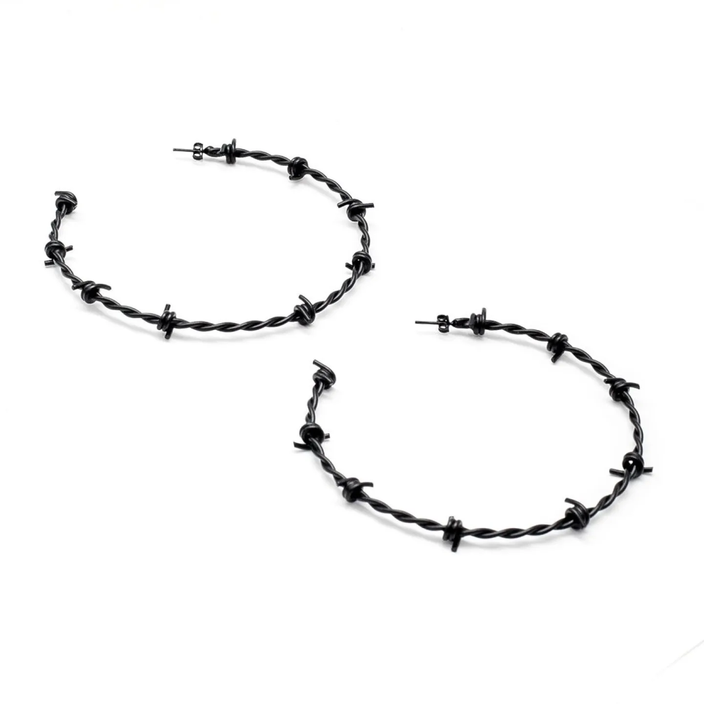 BRINCO ARGOLA ARAME FARPADO 11CM - PRETO FOSCO