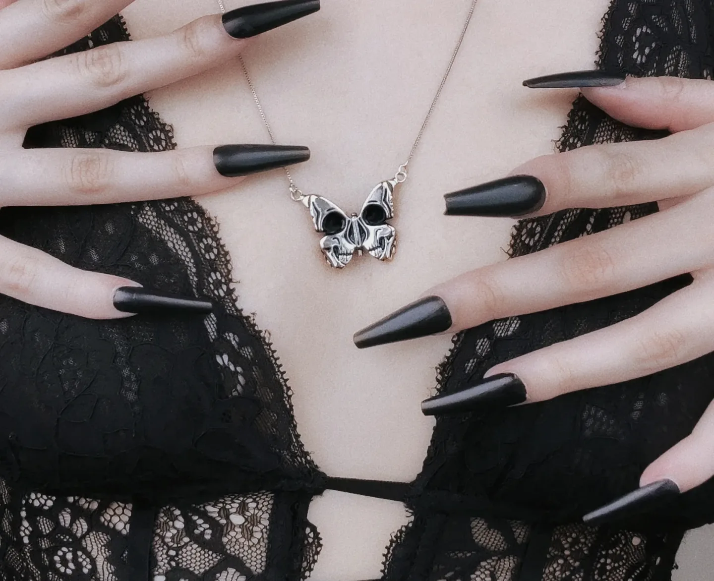 Colar Skull Butterfly Prateado