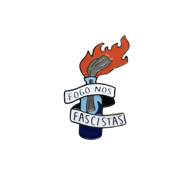 Pin De Metal Fogo Nos Fascistas