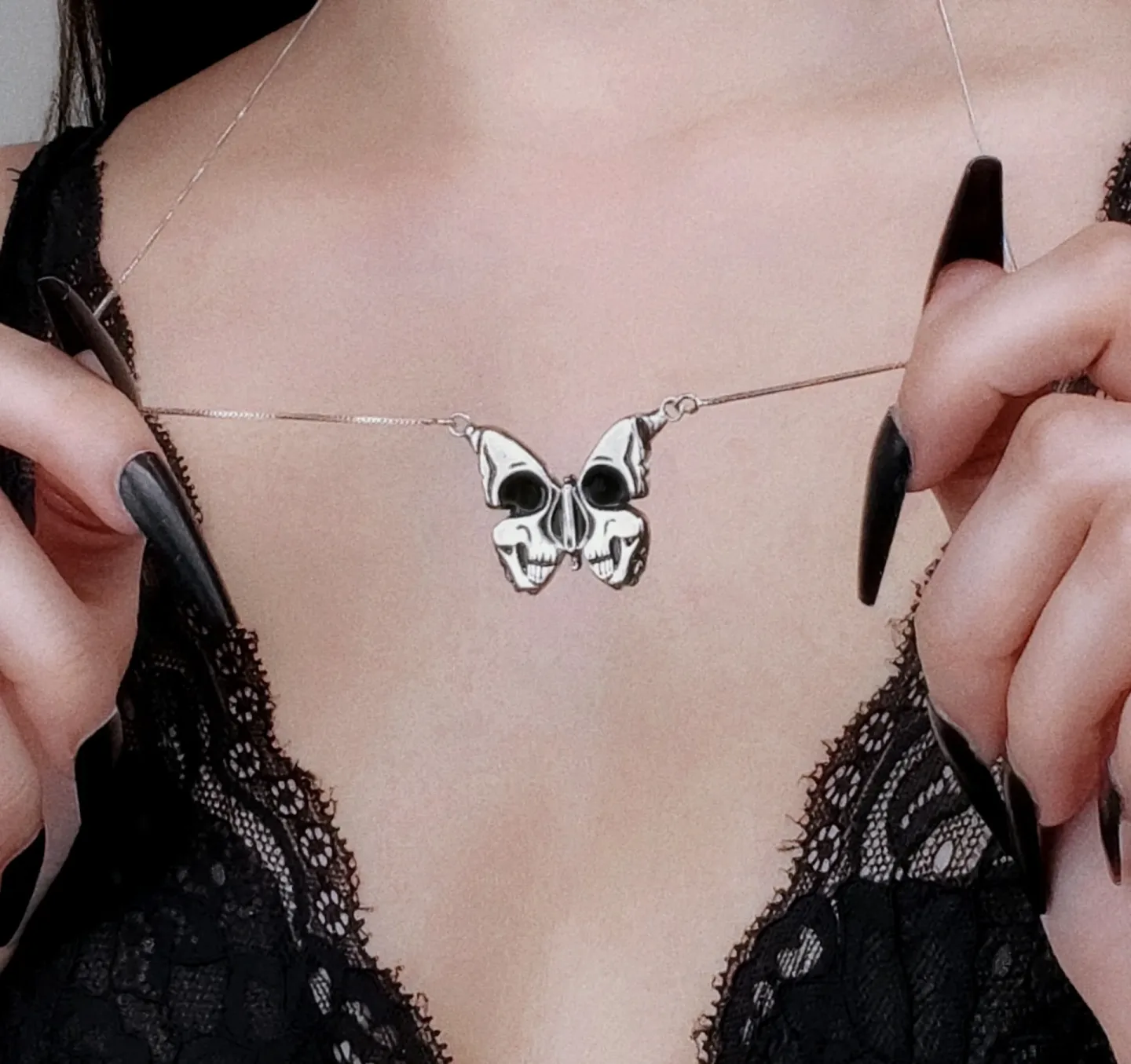 Colar Skull Butterfly Prateado
