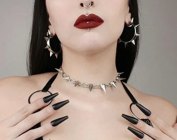 Choker Spikes e Elos Prateado