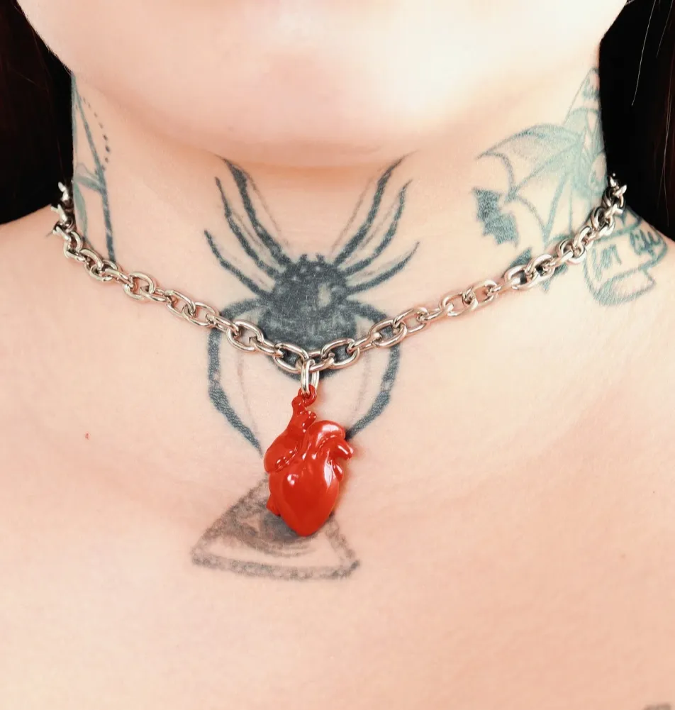 Choker Corrente Coração Anatômico Vermelho